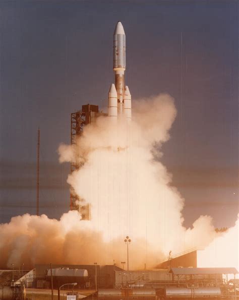 launch of voyager 1